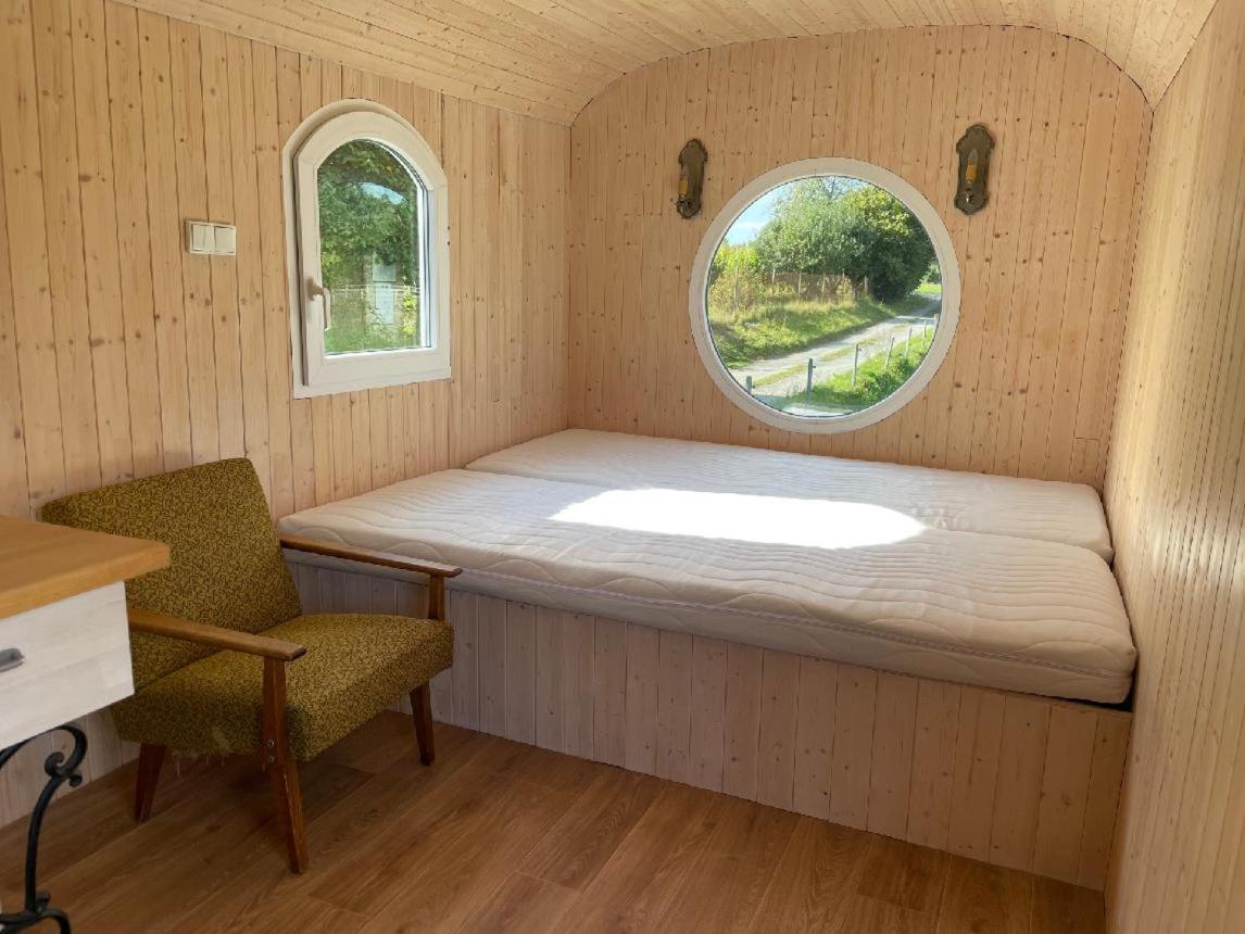 Glamping - Stylova Maringotka V Srdci Ladova Kraje, Pobliz Hlavniho Mesta Prahy Stribrna Skalice Exterior photo