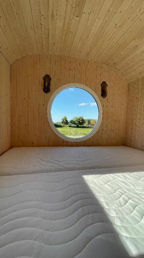 Glamping - Stylova Maringotka V Srdci Ladova Kraje, Pobliz Hlavniho Mesta Prahy Stribrna Skalice Exterior photo